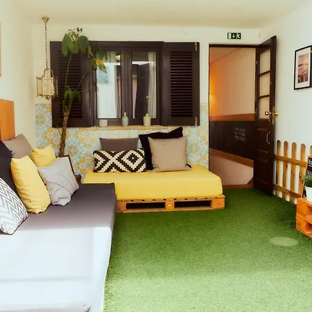 Balili Surf House Gasthuis 2*