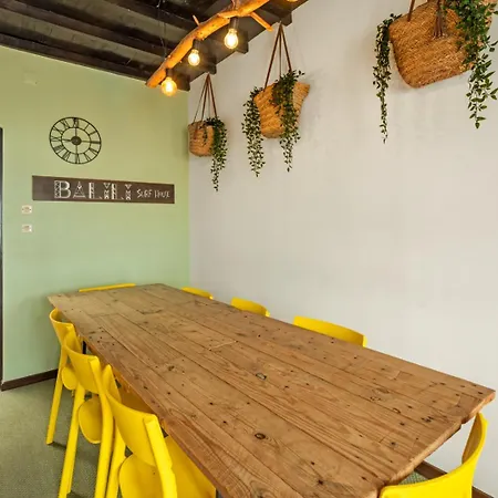 Gasthuis Balili Surf House 2*