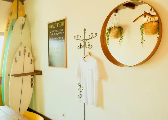 게스트하우스 Balili Surf House 2*