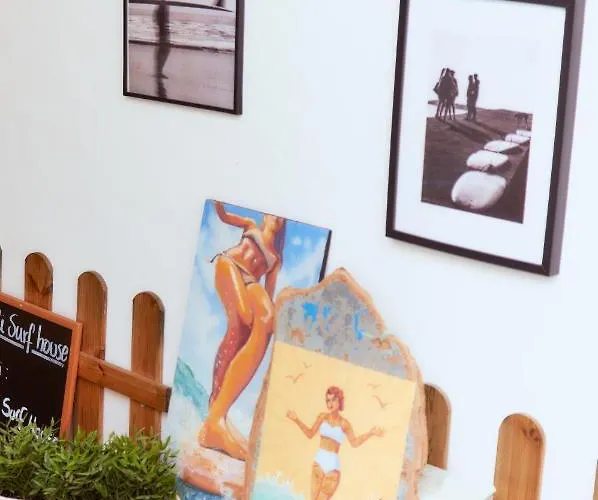 Balili Surf House 2*