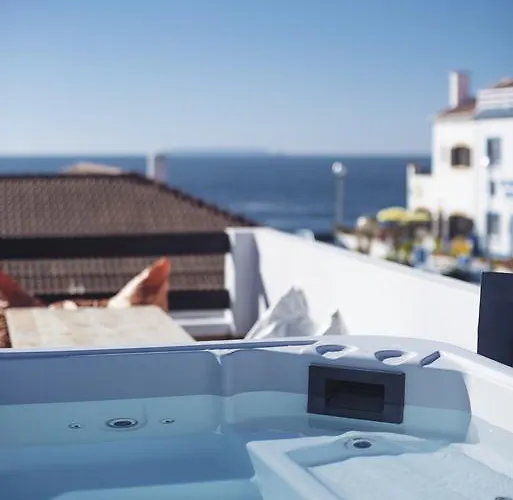 Balili Surf House 2* 발리알